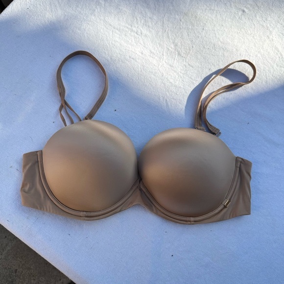 Victoria’s Secret very sexy multi-way bra - Picture 2 of 3